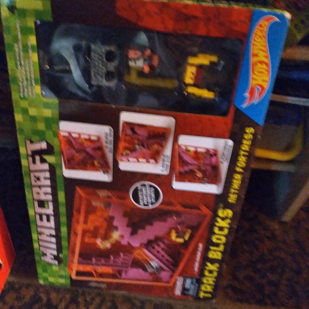 Hot wheels mine craft blocks track